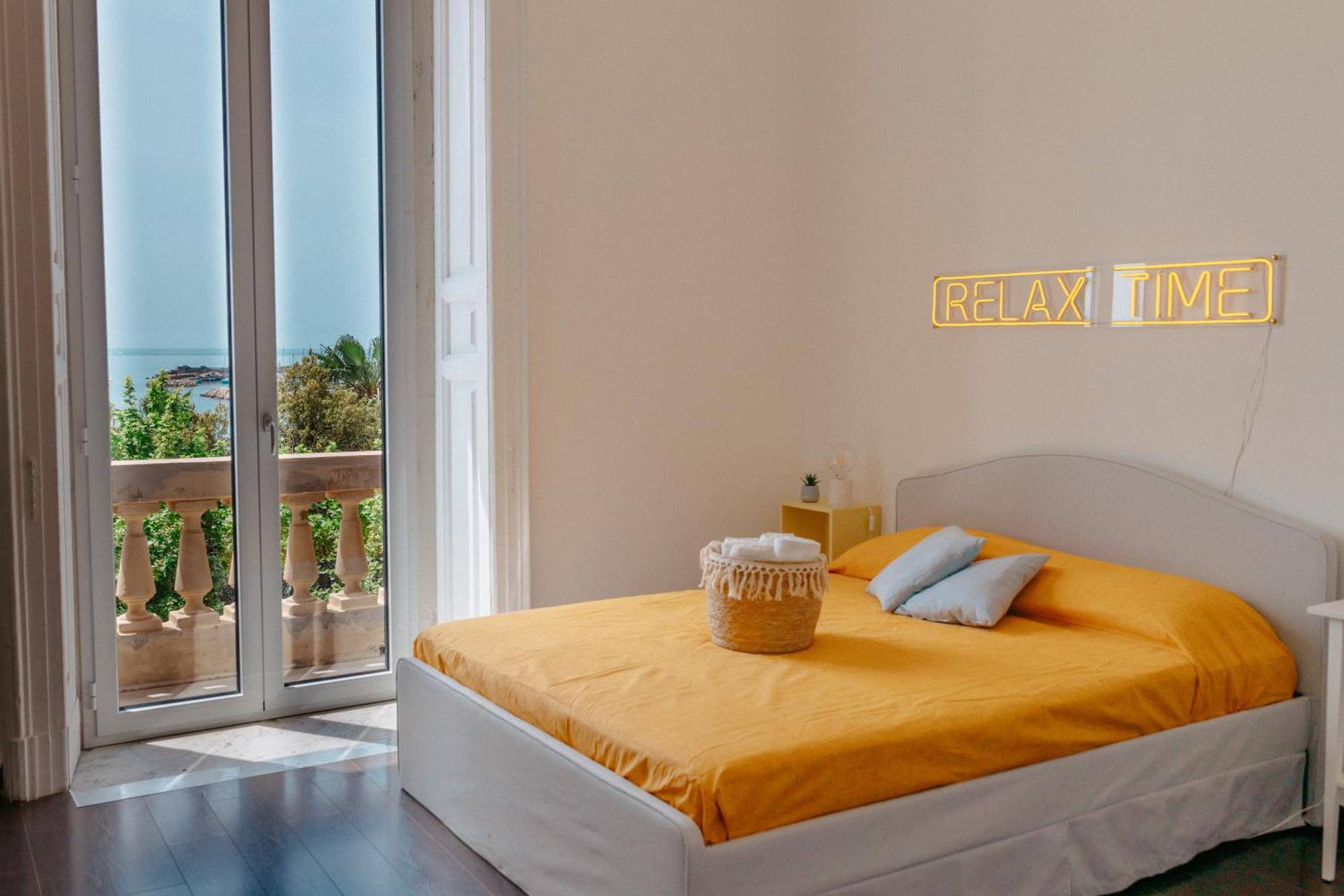 Blue Sea View Apartment Salerno Bagian luar foto
