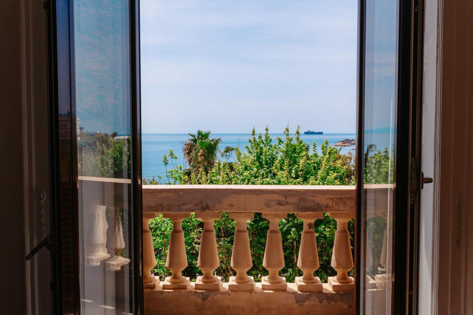 Blue Sea View Apartment Salerno Bagian luar foto