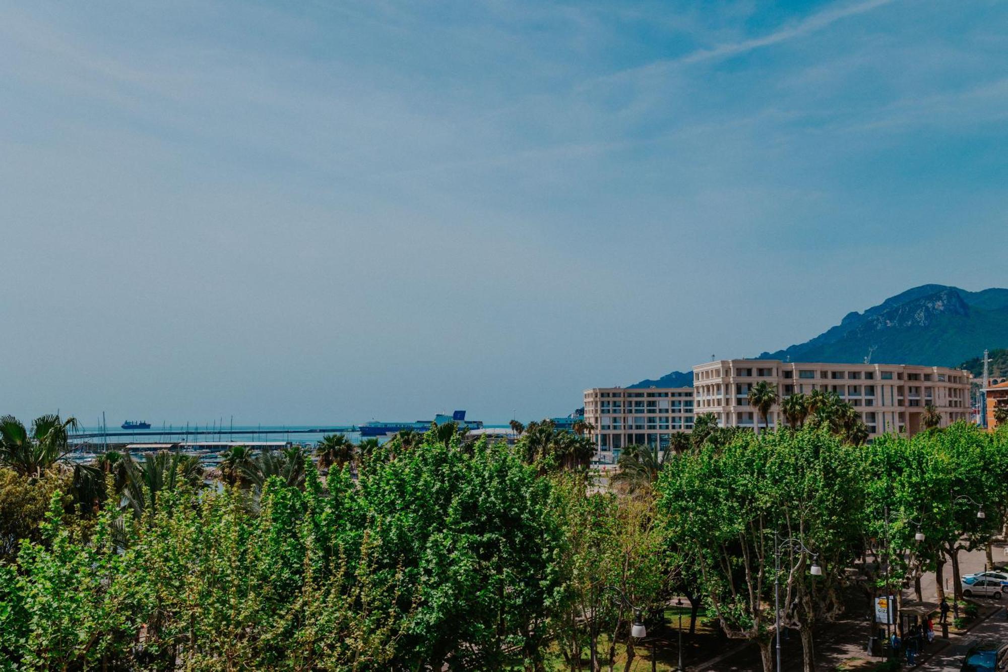 Blue Sea View Apartment Salerno Bagian luar foto